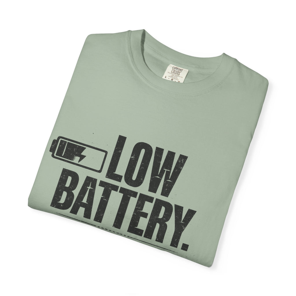 LOW BATTERY Do Not Disturb Graphic T-Shirt